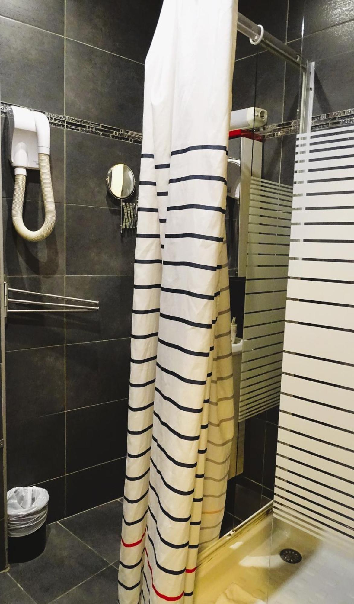 Hotel Hipotel Voltaire Bastille Parijs